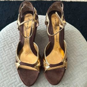 Chinese Laundry wedge heels 8M